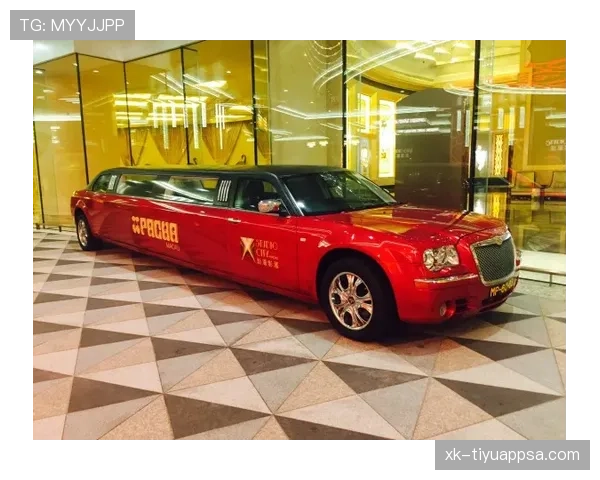 拉菲尼亚居然买了那种豪车，走路都带风的感觉有点嘚瑟耶