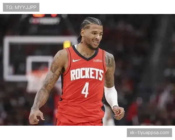 格林凭借无球跑动拉开空间 提升火箭整体进攻效率